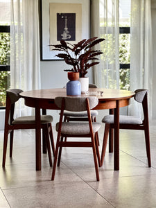 Round Mid-Century Extendable Dining Table