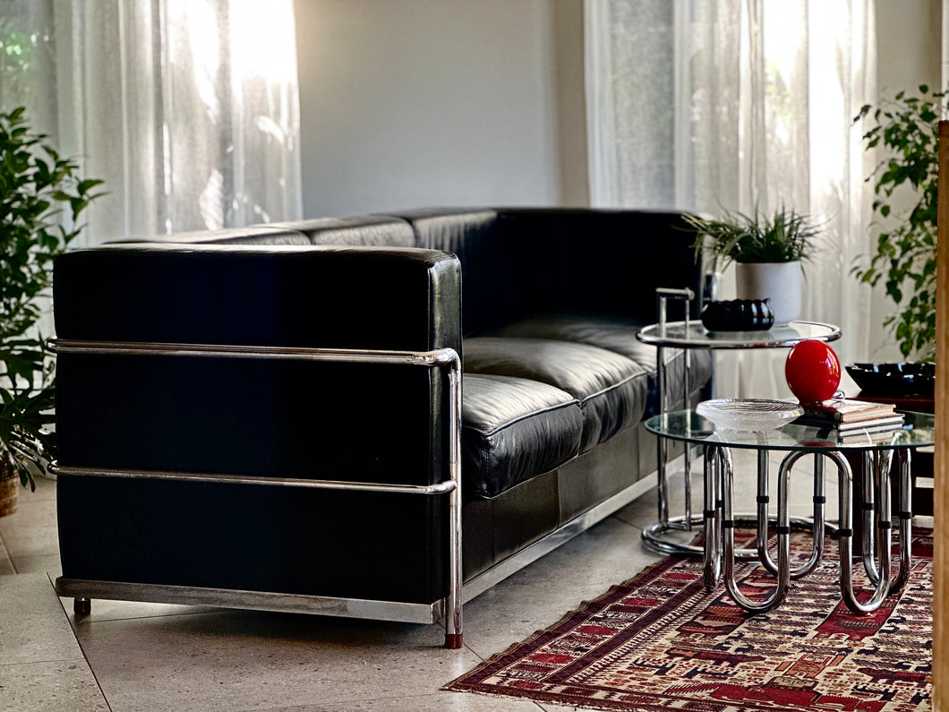 Classic Le Corbusier LC2 / LC3 “Le Cube” 3-Seater Couch - Reproduction