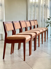 Load image into Gallery viewer, DS Vorster Round Extendable Table &amp; Six Matching Chairs
