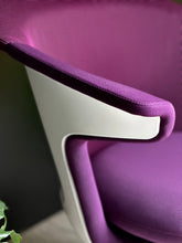 Load image into Gallery viewer, &quot;Steelcase&quot; i2i Swivel Collaborative Chair | Ergonomic Dual Swivel Chair
