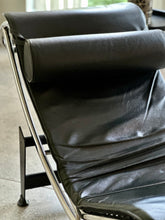 Load image into Gallery viewer, LC4 Chaise Longue |
After the 1928 original by Le Corbusier, Pierre Jeanneret &amp; Charlotte Perriand
