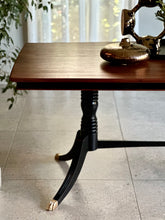 Load image into Gallery viewer, Duncan Phyfe-Style Dining Table
