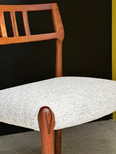 Load image into Gallery viewer, Danish Dining set | Oval Extendable Table &amp; 6 Chairs
