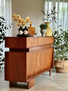 "Kallebach" Kiaat Bar | Counter