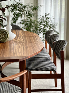 Exquisite Kallenbach Extendable Table & Eight Dining Chairs