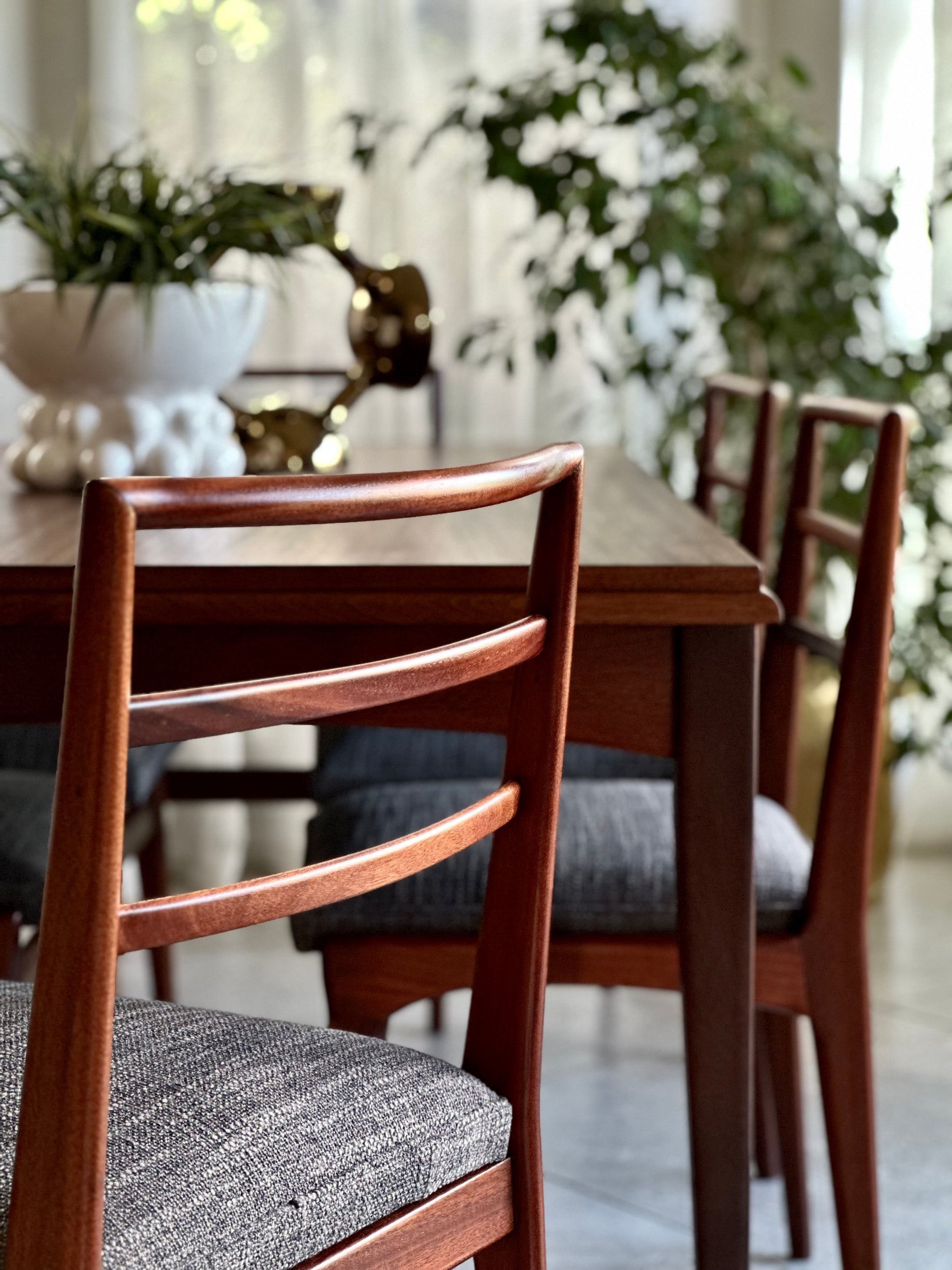 Dining Room Tables – Tagged 