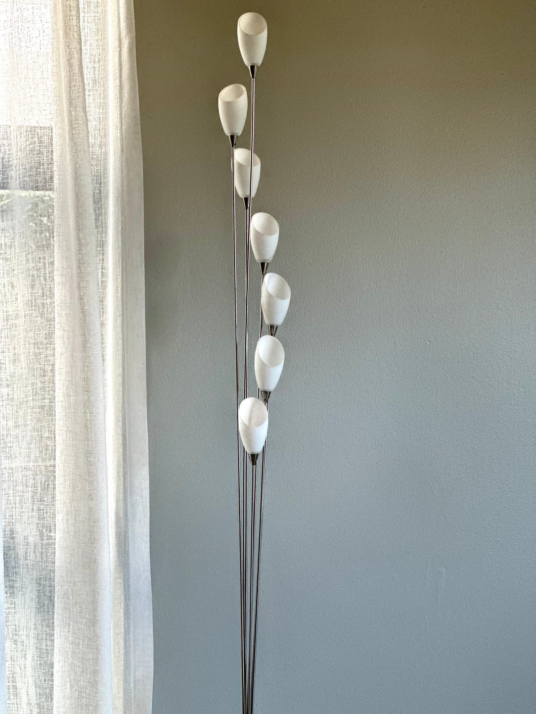 Chromed 7 Globe Floor Lamp