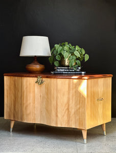 Curved Art-Deco Style "Truline" Kist