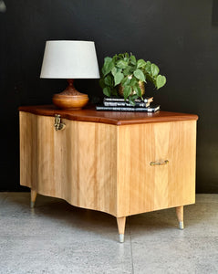Curved Art-Deco Style "Truline" Kist