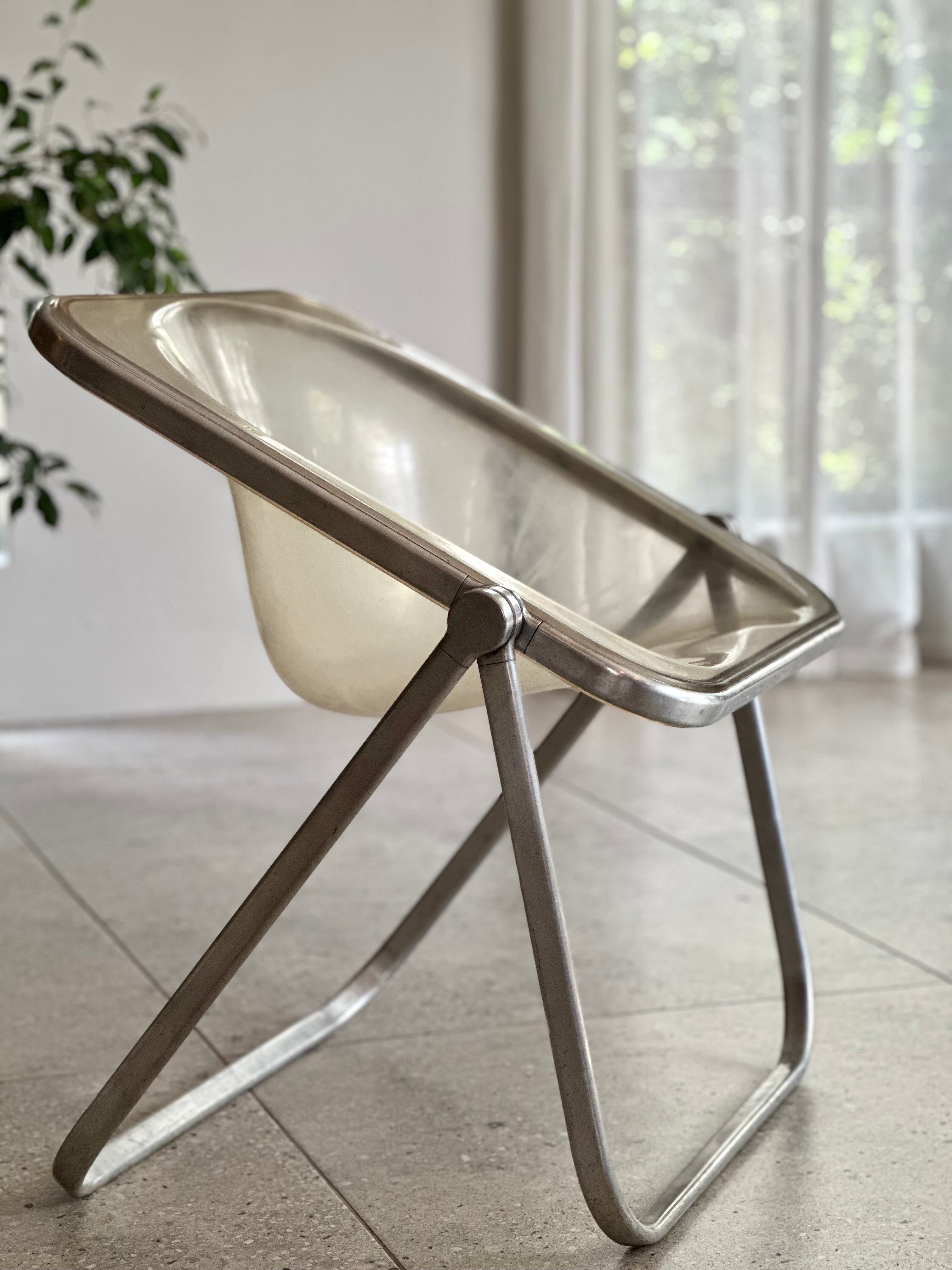 Plona” Folding Chair by Giancarlo Piretti for Castelli – RE-TREND