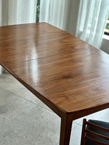 Mid-Century Extendable Dining Table