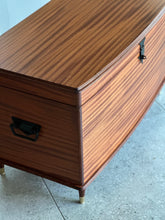 Load image into Gallery viewer, Retro Storage Kist
