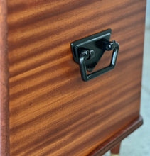 Load image into Gallery viewer, Retro Storage Kist
