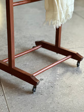 Load image into Gallery viewer, Wooden Dumb Valet - Reguitti
