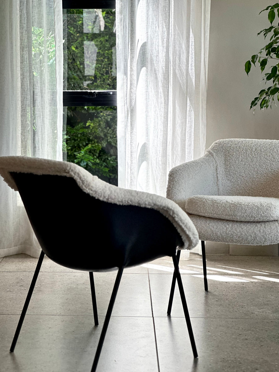 Pair Of Shell Chairs – RE-TREND