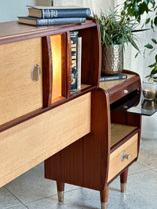 Retro Headboard & Pedestals | Built In Lighting