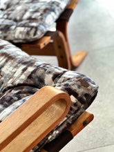Load image into Gallery viewer, Scandinavian Style Lounge Chair &amp; Ottoman
