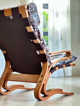 Load image into Gallery viewer, Scandinavian Style Lounge Chair &amp; Ottoman
