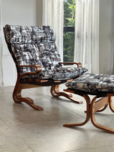 Load image into Gallery viewer, Scandinavian Style Lounge Chair &amp; Ottoman
