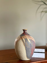 Load image into Gallery viewer, Retro Pottery Vase
