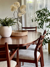 Load image into Gallery viewer, John Tabraham for Kallenbach: Stunning Set of Six Dining Chairs
