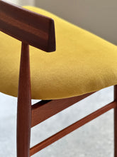 Load image into Gallery viewer, Dressing Table Chair
