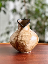 Load image into Gallery viewer, Charming Pottery Art Vase
