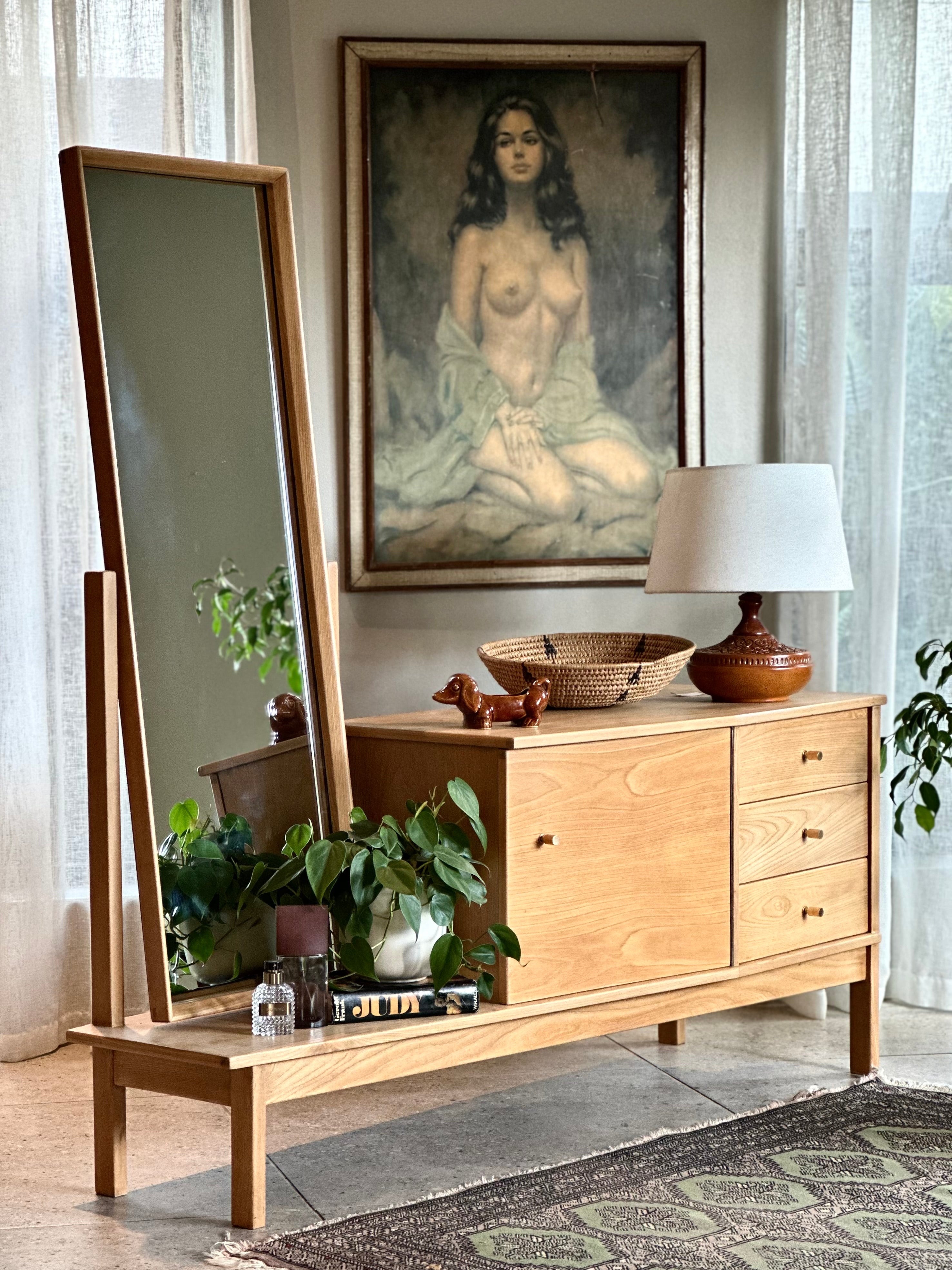 My Favorite Patterns for Dressing　アンティーク Cheval-Style Dressing Chest & Tall Mirror – RE-TREND