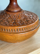 Load image into Gallery viewer, Vintage Table Lamp

