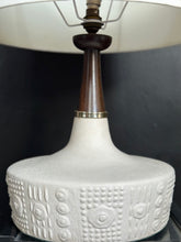 Load image into Gallery viewer, Vintage Table Lamp
