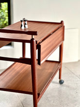 Load image into Gallery viewer, Extendable Mid-Century Drinks trolley
