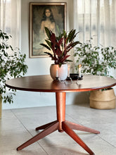 Load image into Gallery viewer, Dining Room Set - Round Table &amp; Six Chairs
