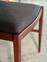 Load image into Gallery viewer, Dining Room Set - Round Table &amp; Six Chairs

