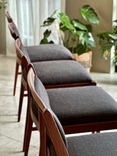 Load image into Gallery viewer, Dining Room Set - Round Table &amp; Six Chairs
