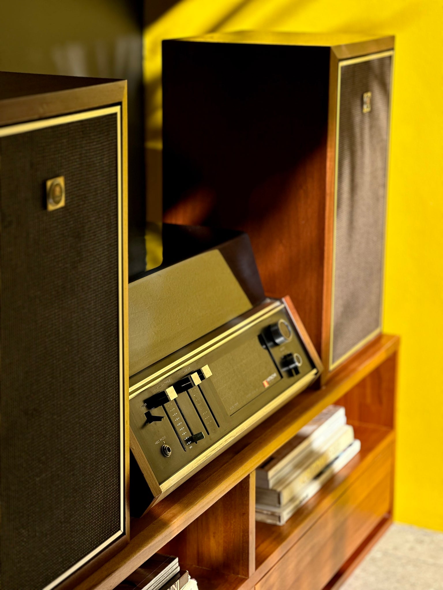 Hitachi Stereo Sound System | DPK 305 – RE-TREND