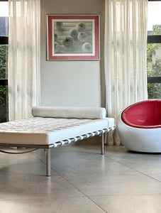 Barcelona-Style Daybed