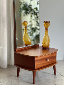 Retro Cheval Dresser