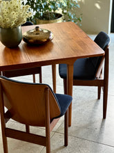 Load image into Gallery viewer, EON (Elliots of Newbury) - Set of Six 'Everyday' Use Dining Chairs
