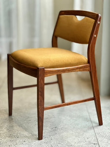 Round Dining Table with Six Matching Chairs
