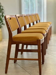 Round Dining Table with Six Matching Chairs