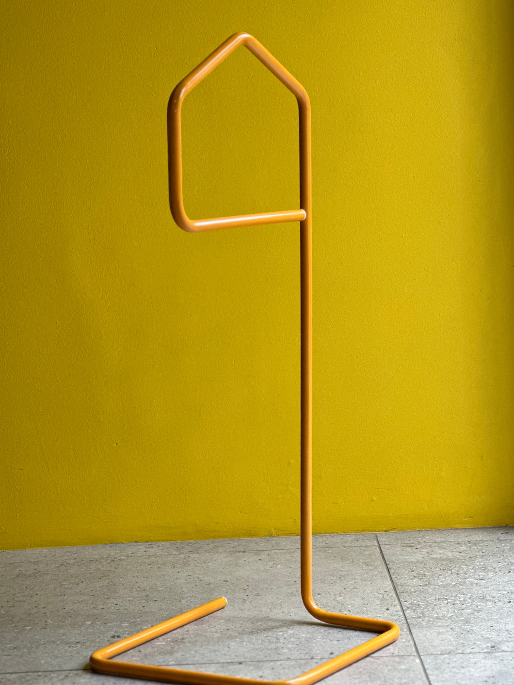 Minimalist Metal Dumb Valet
