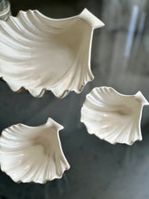 Load image into Gallery viewer, Vintage Shell Dishes
