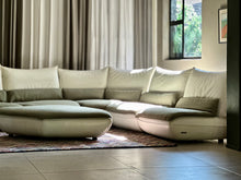 Load image into Gallery viewer, Modular Chateau D&#39;Ax Leather Set - Italy
