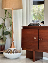 Load image into Gallery viewer, Retro Resin Base Floor Lamp
