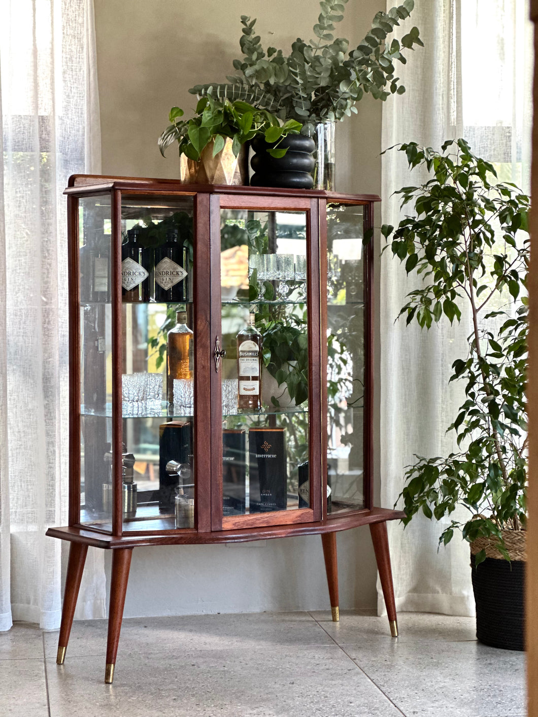 Versatile Retro Drinks / Display Cabinet