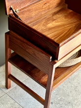 Load image into Gallery viewer, Innovative Lift-Top Server Table
