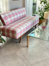 Load image into Gallery viewer, Retro Sleeper Couch / Daybed
