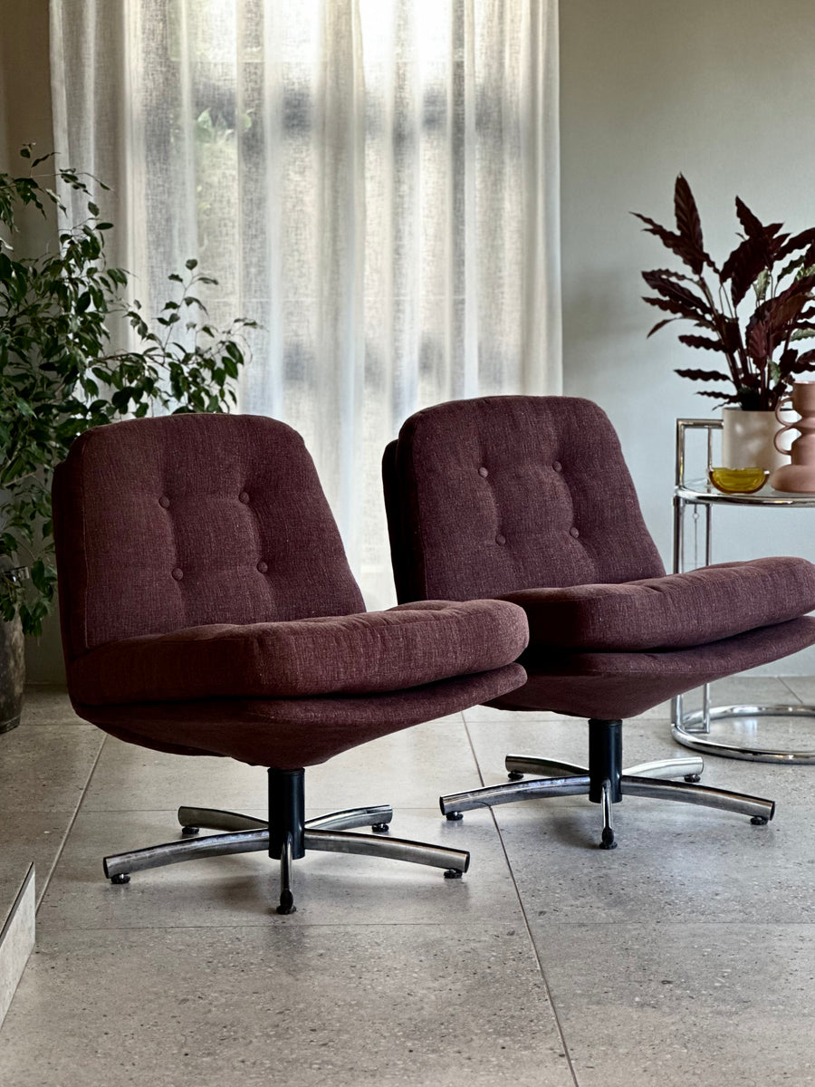 Pair of Retro Lounge Chairs – RE-TREND