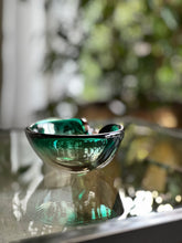 Load image into Gallery viewer, Luminous Green Murano Style Ashtray
