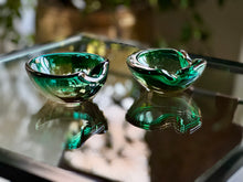 Load image into Gallery viewer, Luminous Green Murano Style Ashtray
